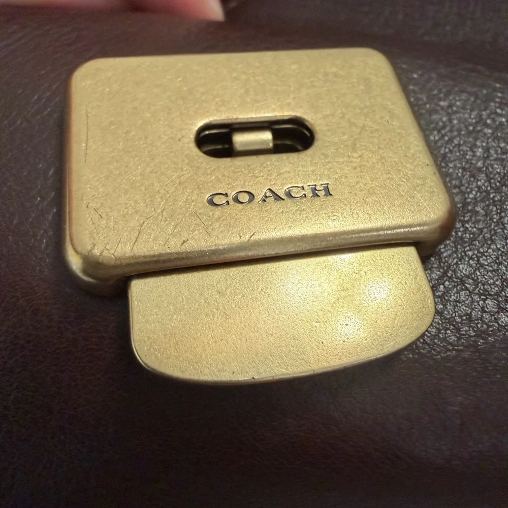 COACH maple Chelsea 30  Shoulder Bag with Gold Accent - Picture 4 of 11